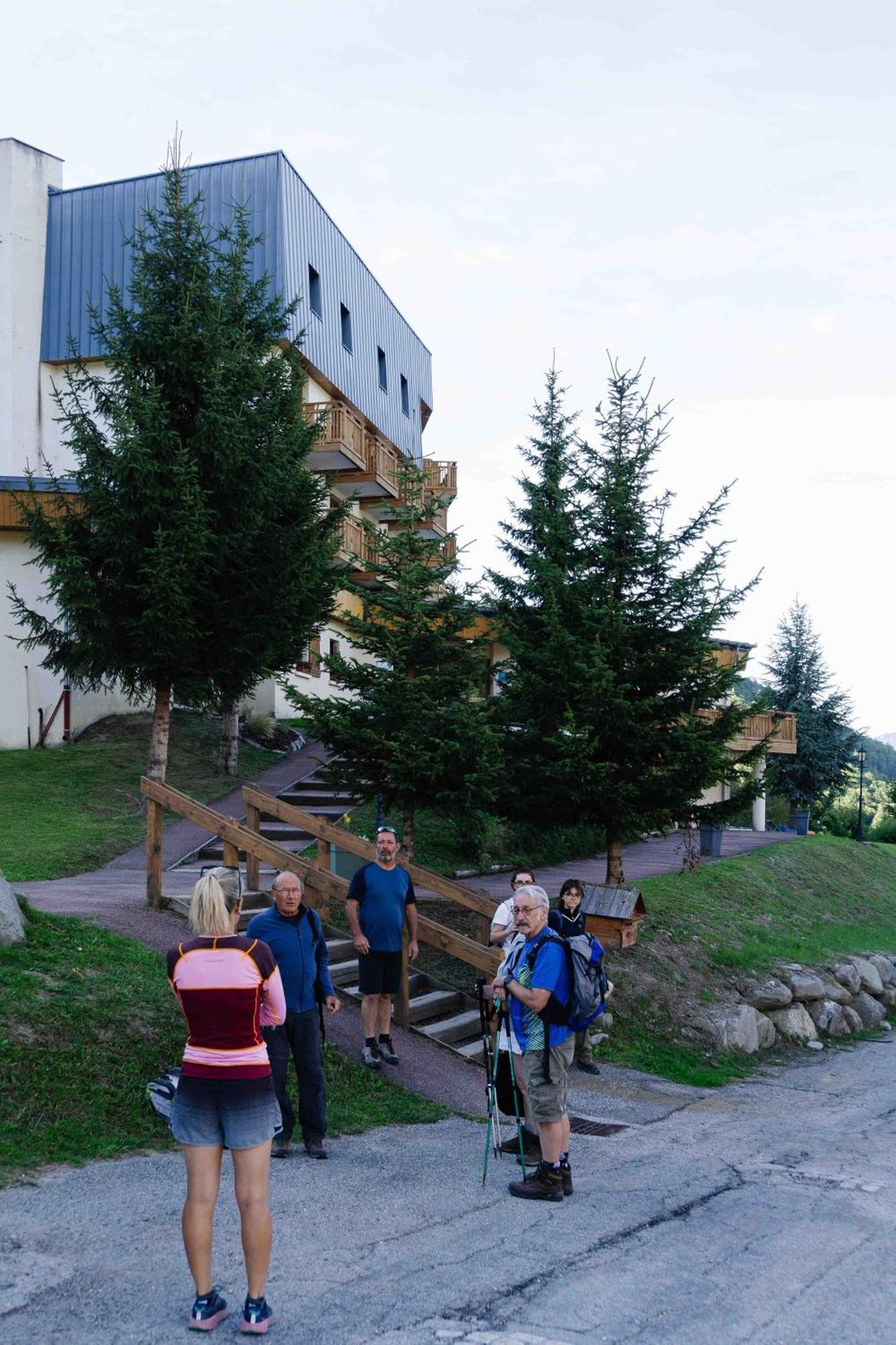 Village Vacances Atc Routes Du Monde Saint-Francois-Longchamp Bagian luar foto